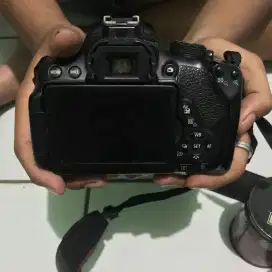 Canon 700D + box