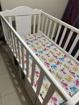 Tempat tidur anak atau baby box
