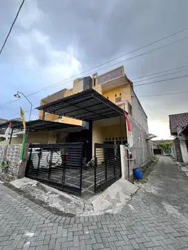 Dijual Rumah Hook 2 Lantai Strategis Kawasan Kampus SHM