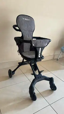 Preloved kereta dorong V babycare
