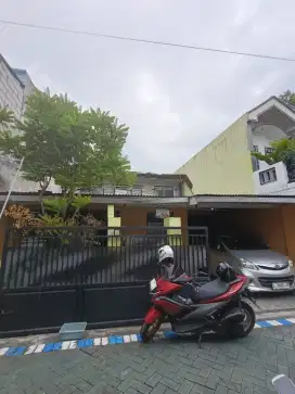 Rumah 2 Lantai Strategis Surabaya