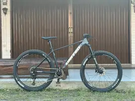 Sepeda MTB United Clovis 5.10 Size M / Ban 27,5