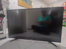 Tv LCD Panasonic 43 Inch