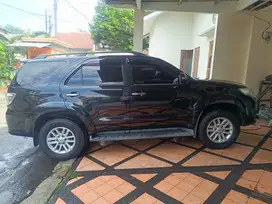 Toyota Fortuner 2012 Bensin