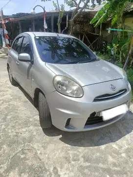 Nissan March 2013 M/T
