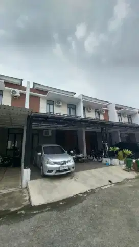 Rumah di kontrakan - Grahayana, Karawang Barat