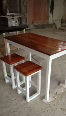 Tukang pembuat fornitur Meja makan warung cafe restoran dan bangku