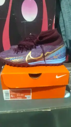 Sepatu Nike Futsal dan Mini Soccer