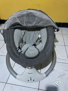 Sugarbaby HUG ME Automatic Baby Swing Chair with Table / Ayunan Bayi