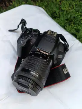 Kamera DSLR Canon 700D