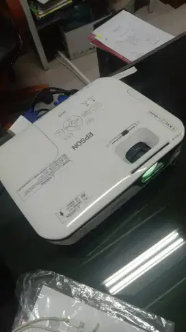 Proyektor Epson eb-x14