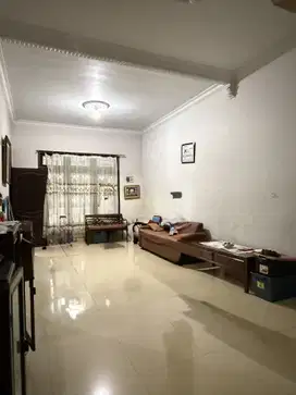 Disewakan/Dijual Rumah Murah Pondok Jati Tengah Kota dkt Pintu Tol