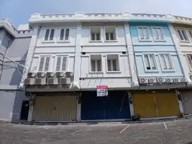 Ruko 3 Lantai di Mega galaxy MERR Klampis Ngasem, Sukolilo, Surabaya.