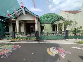 Rumah murah 195 m2 di kadipiro Banjarsari solo kota