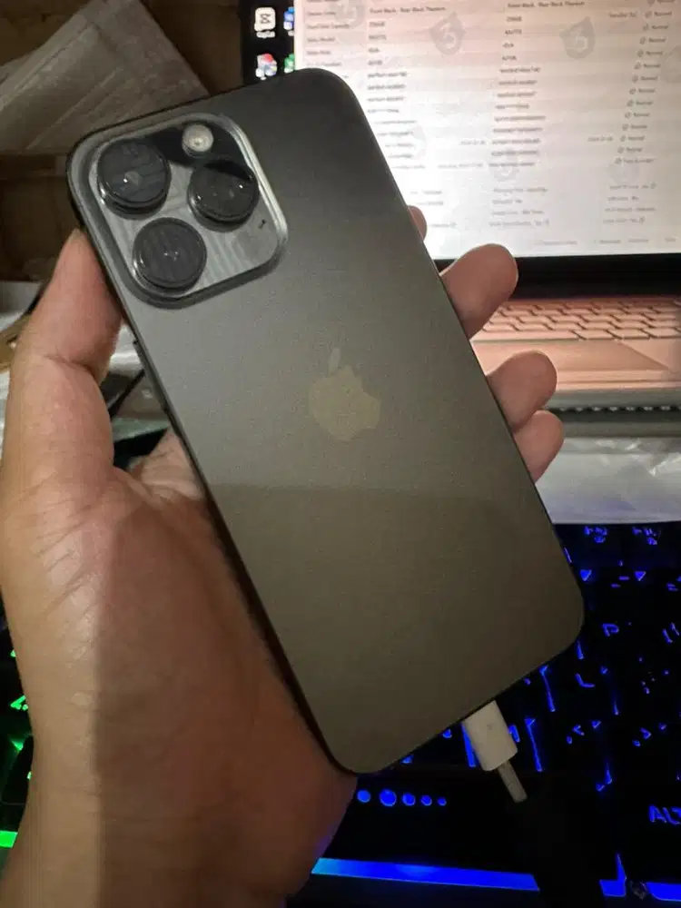 Iphone 15 pro max 256gb ibox minus