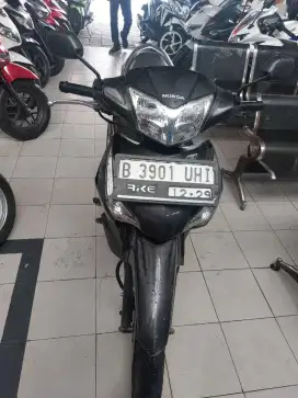 Supra x 125 helm in th 2014 mesin ok ori