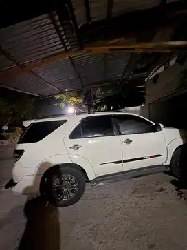 DIJUAL MOBIL BEKAS TOYOTA FORTUNER