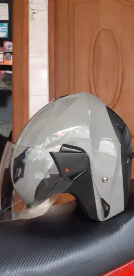 Helm zeus size L