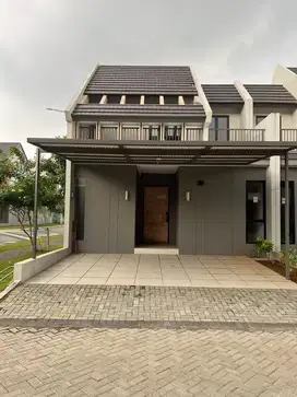 Rumah di cluster Z living lake garden grand wisata bekasi