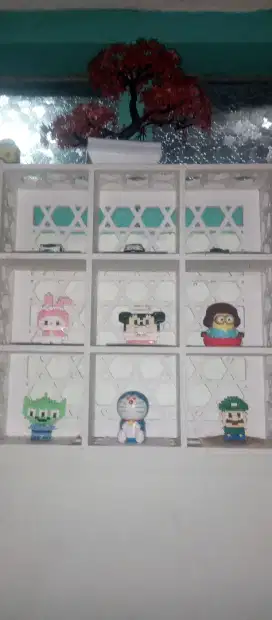 Sayangnya anak-anak nya boneka minikrefnya buat main an anak kecil