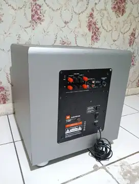 JBL Subwoofer Aktif 10 inch minus