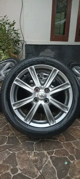 Velg r16 Yaris ori