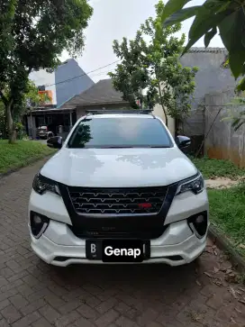 Toyota Fortuner VRZ Antik Low KM Modif