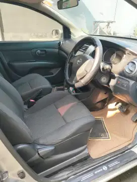Nissan Livina SV Matic 2013 Cakep
