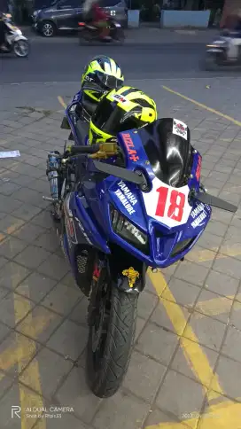Di jual R15 warna biru tahun 2015