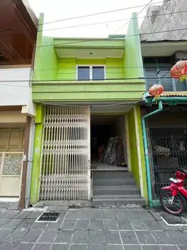 Jual rumah / gudang di daerah pecinan gang warung semarang tengah