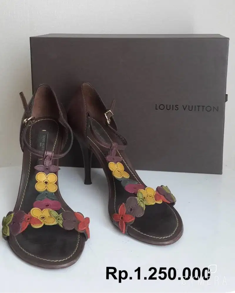 Louis Vuitton Shoes & Sandals