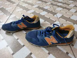Sepatu ori bekas