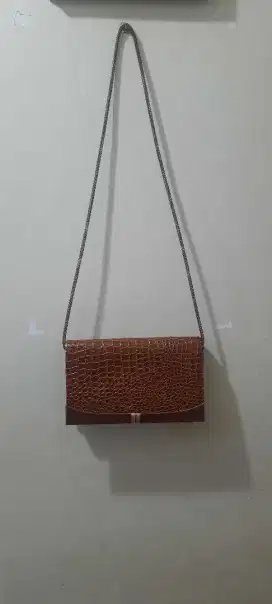 Preloved Tas Slingbag Wanita