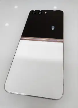 Z FLIP 5 512GB cream. Murah aja.. Bisa tt