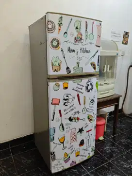 Kulkas 2 Pintu Gratis!