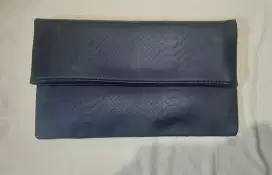 Preloved Clutch Hitam Wanita