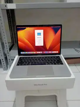 Macbook pro 2107 i7 16GB
