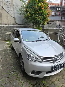 Dijual Cepat GrandLivina Thn 2017