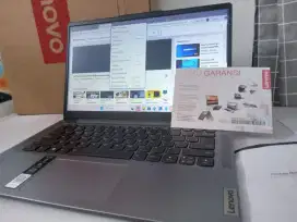 Lenovo Ideapad Slim 3i 14IRU8, Core i3, 8GB 512GB