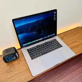 MacBook Pro 15 inch 2017 Original Dual VGA