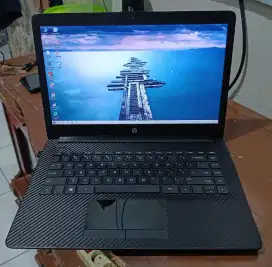 Laptop hp 14 slim normal AMD 9 Ram 4 SSD 128 windows 10
