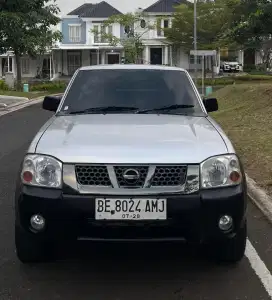 Nissan frontier 2003 4×4 solar