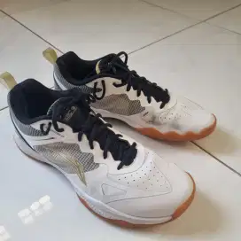 Sepatu Badminton Yonex Gladiator 01 (Wide)