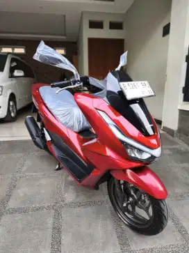 Bissmillah dijual motor Honda PCX like new 2025 istimewa.