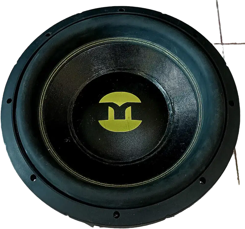 Subwoofer momentum triple magnet