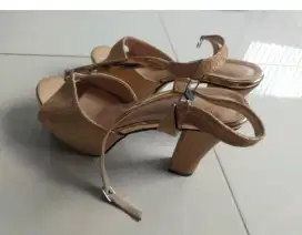 High heels wanita 39