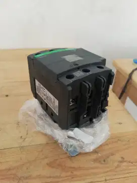 Kontaktor Schneider type LC1D80 M7