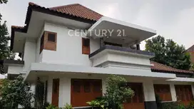 Rumah Cocok Untuk Showroom, Restaurant, Kantor Di Menteng Jakpus