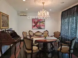 Rumah Asri Di Menteng Cocok Untuk Keluarga Besar.
