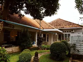Dijual rumah dekat ke pusat kota Surabaya, komersial area jl Kapuas